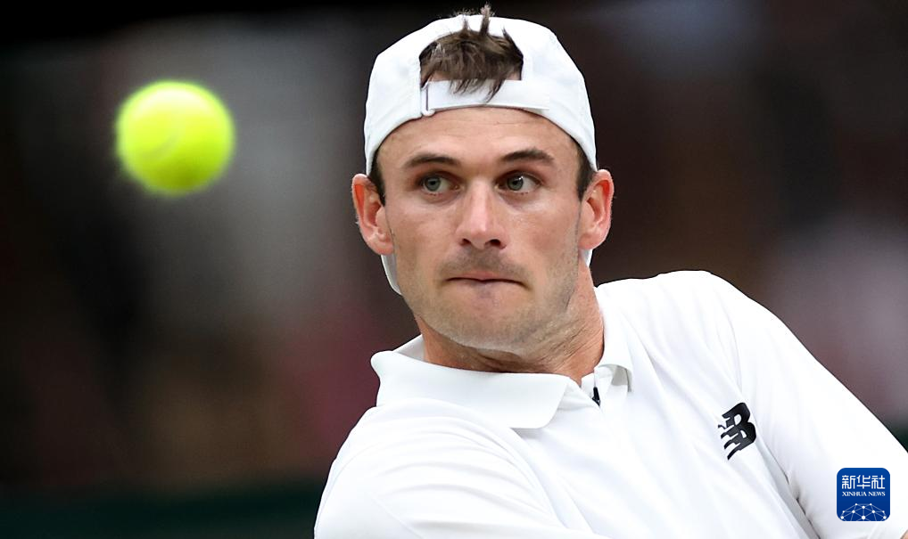 球与传球夺 球与传球夺