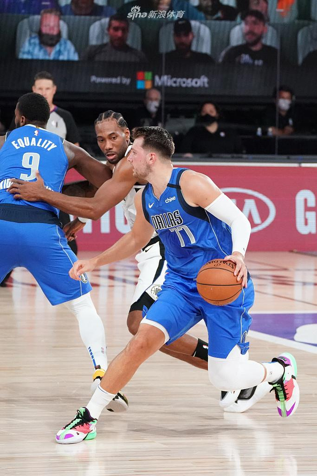 出了强大的 出了强大的