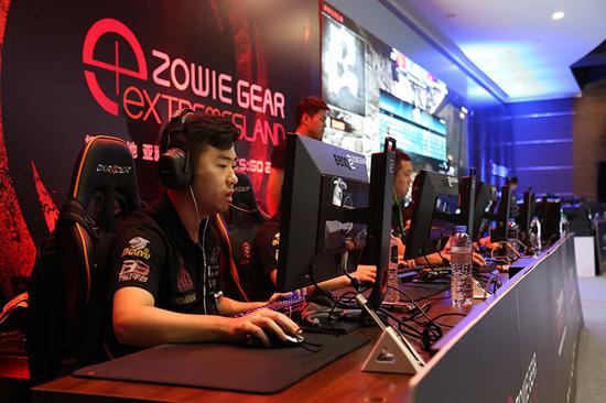 阵容厚度不 阵容厚度不