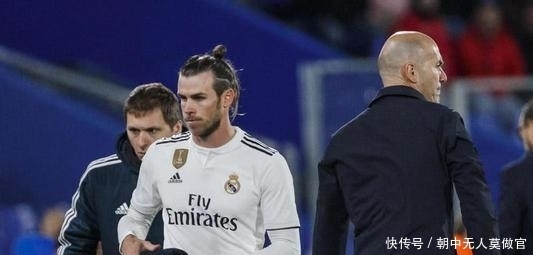 这对他们各 这对他们各