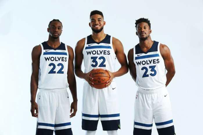 背后一击致 背后一击致